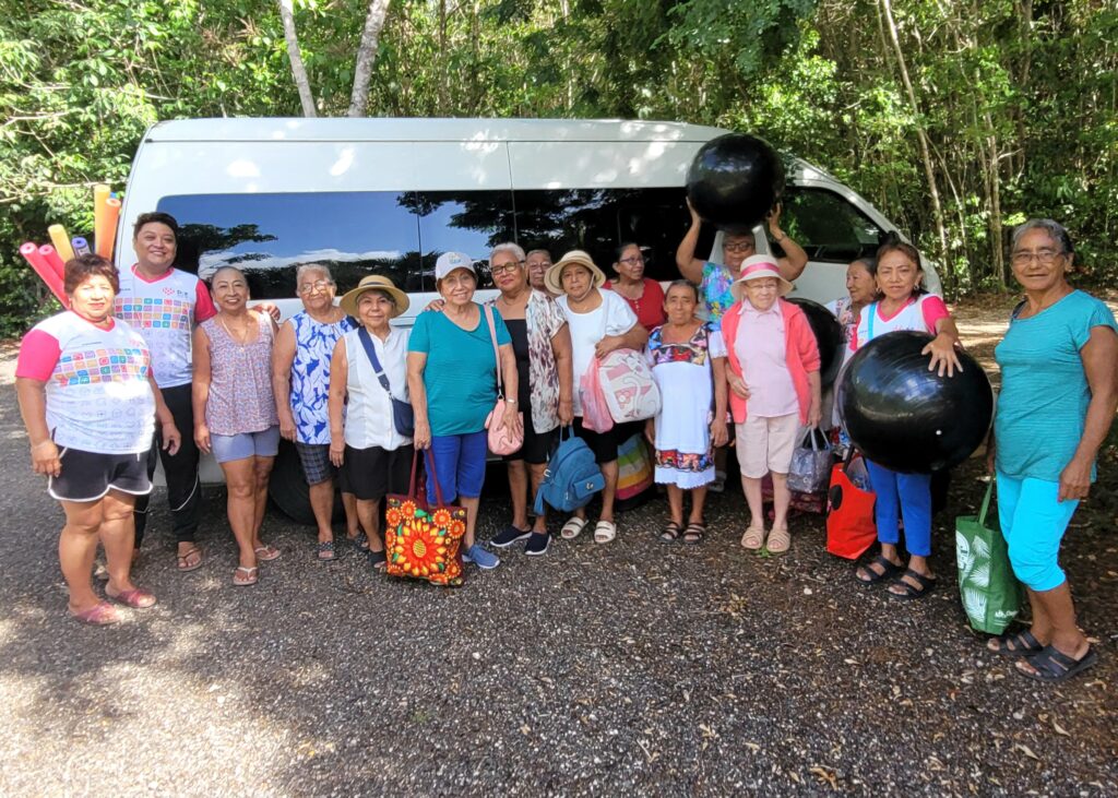 DIF Felipe Carrillo Puerto promueve el bienestar integral de los adultos mayores con actividades recreativas y de hidroterapia