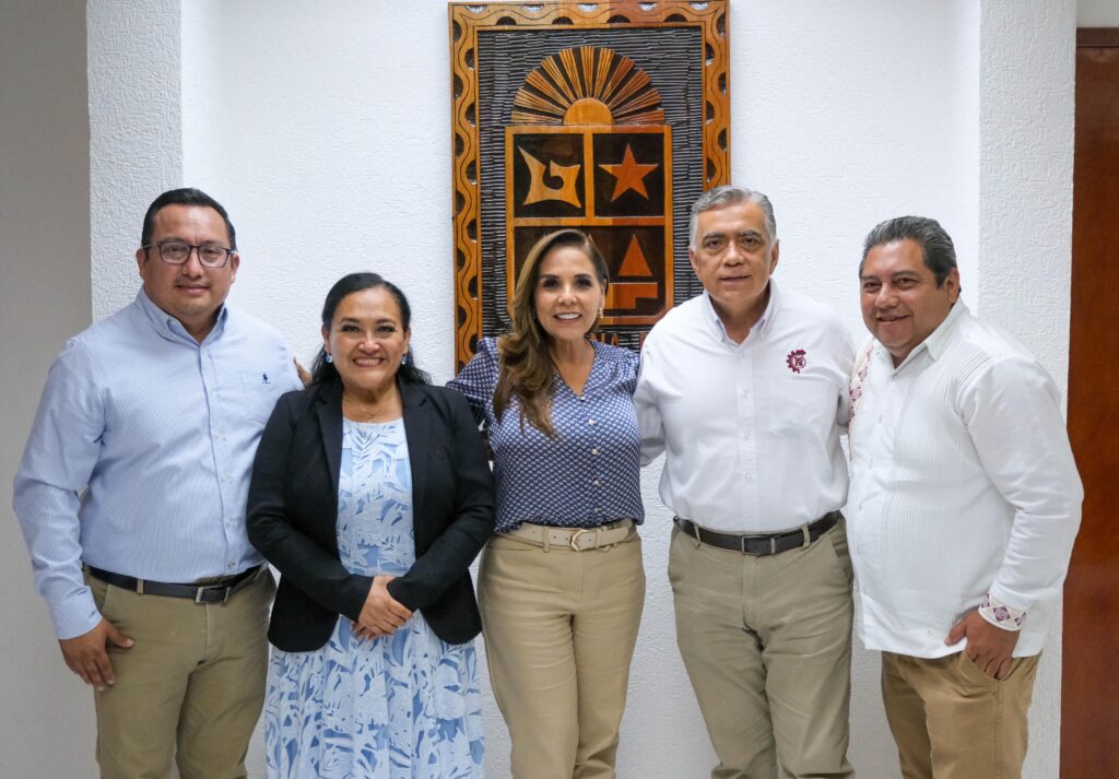 Anuncian Mara Lezama y Rolando López, director de la DGETI, creación y construcción del CBTIS 301 en Cancún