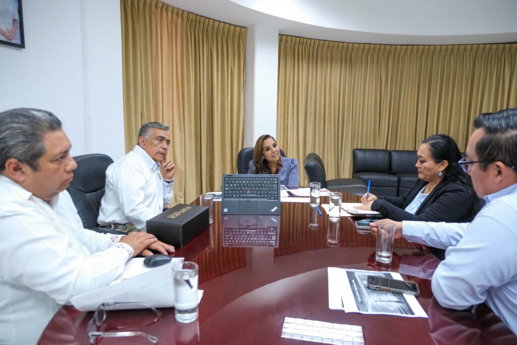 Anuncian Mara Lezama y Rolando López, director de la DGETI, creación y construcción del CBTIS 301 en Cancún