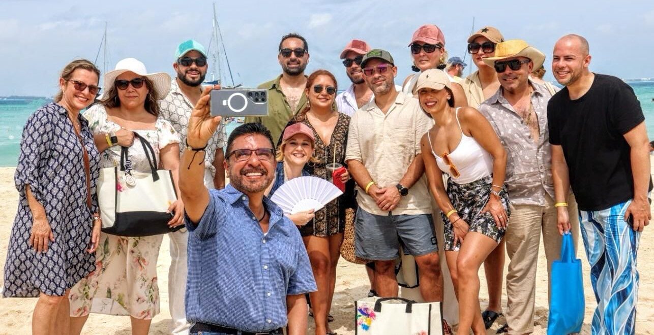 Gobierno de Isla Mujeres promueve turismo de bodas con agentes internacionales en fam trip