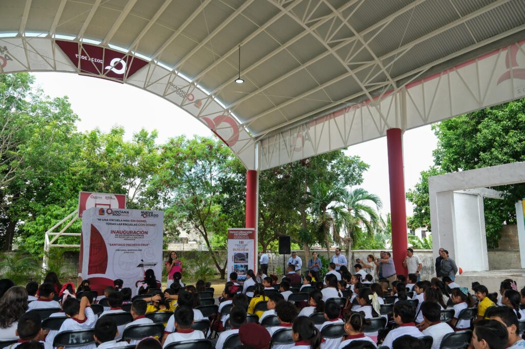 Tras más de 50 años, Mara Lezama salda deuda histórica con la primaria “Santiago Pacheco Cruz”, de Chetumal, al entregar domo escolar
