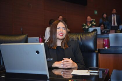 Cumple la Presidenta Claudia Sheinbaum con decretos que benefician a maestras y maestros de Quintana Roo y de todo México: Anahí González