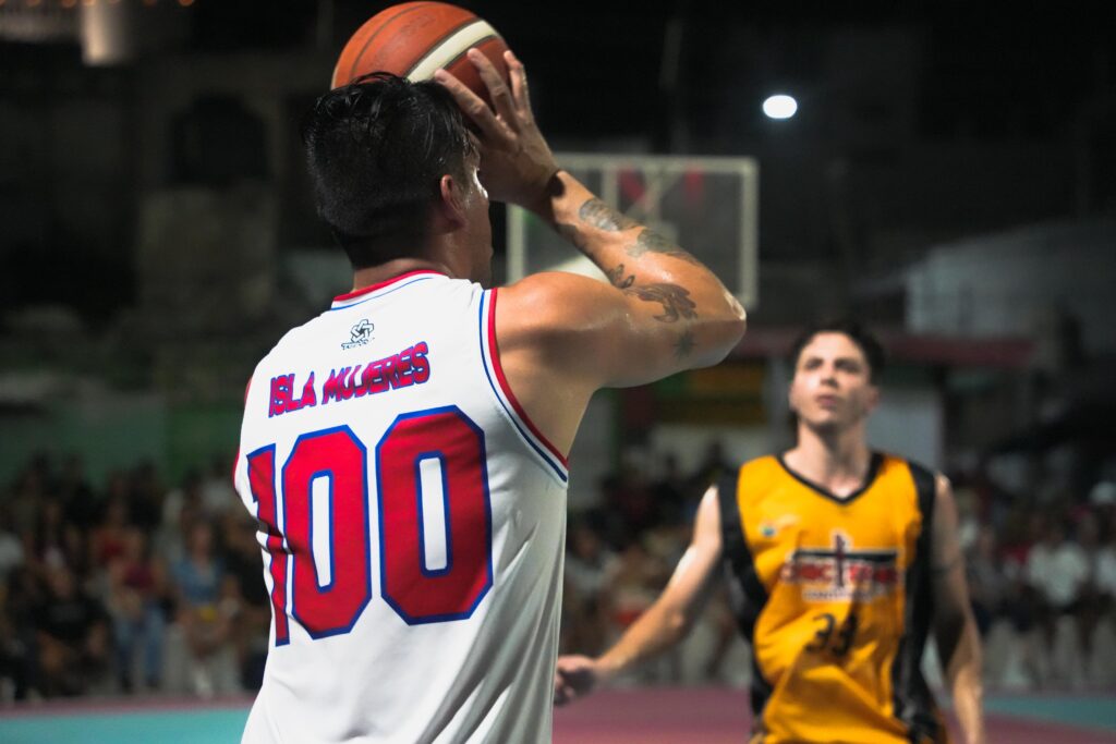 Continúa la Liga Maya de Básquetbol en Isla Mujeres con triunfo de los Caguameros