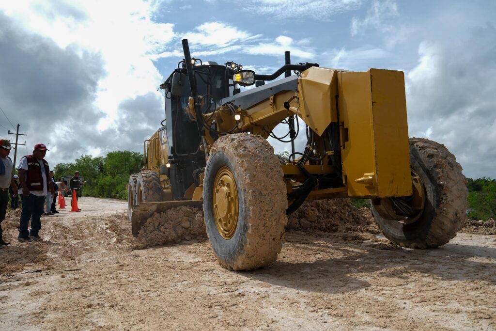 Supervisa Mara Lezama paso provisional construido en menos de 48 horas, en el tramo Altos de Sevilla-Huatusco
