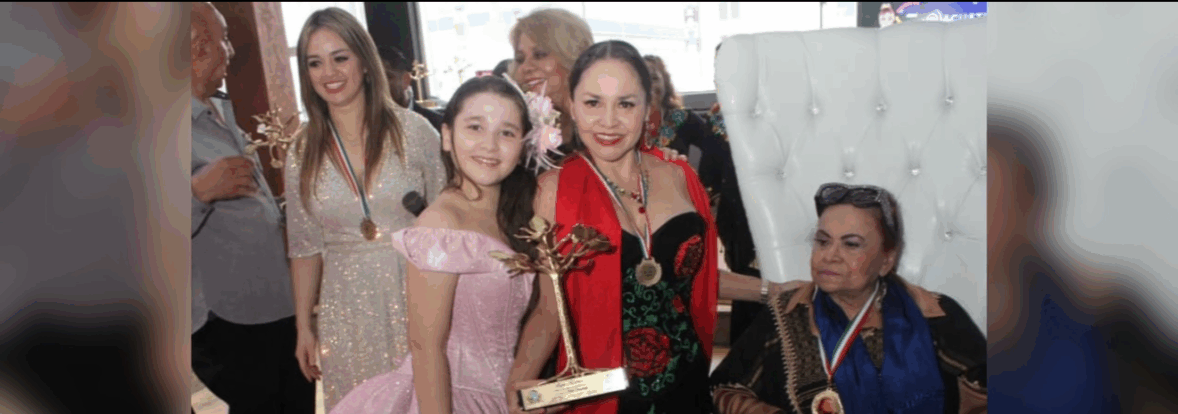 Edith Encalada y Nura Francis reciben la medalla honorífica Lupita Ramos