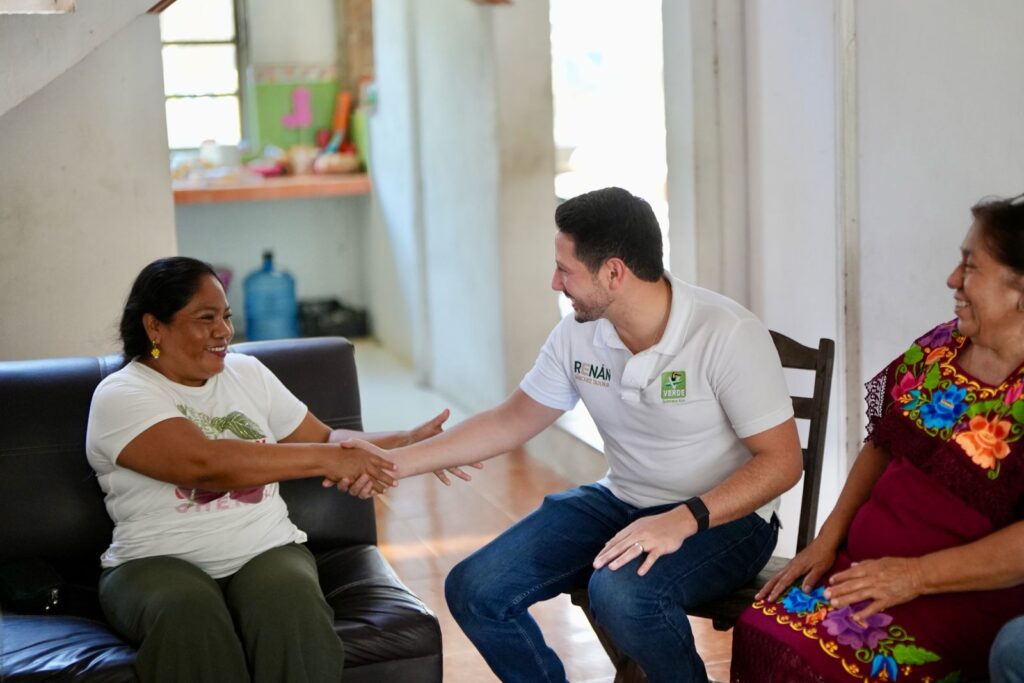 En Chetumal, seguimos escuchando a la gente, el trabajo en territorio no se detiene: Renán Sánchez Tajonar