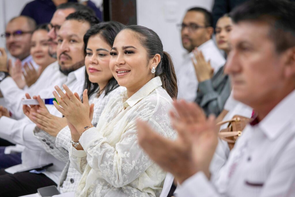 Mary Hernández recibe reconocimiento de buenas prácticas de transparencia: logran 92 % de calificación