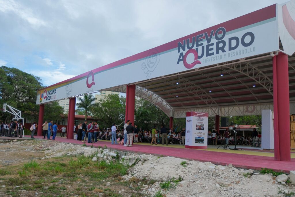 Después de 48 años de fundada, la primera preparatoria pública de Cancún ya tiene domo, el CBTIS 111 “Leona Vicario”: Mara Lezama