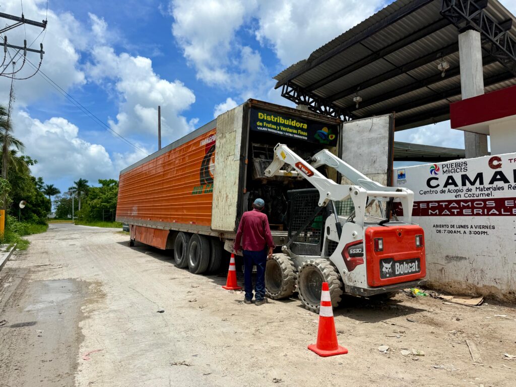 Gobierno de Cozumel retira más de 107 toneladas de llantas inservibles en ocho meses de administración
