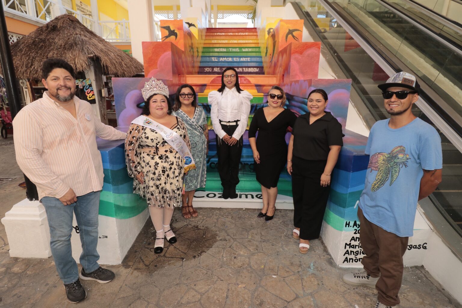 Inauguran mural de arte urbano “Alas con Orgullo Cozumel” en la Plaza del Sol