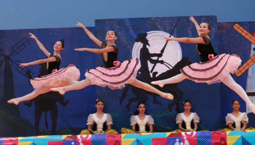Llevan arte y cultura a las familias isleñas con exitosa presentación del ballet “Don Quijote”
