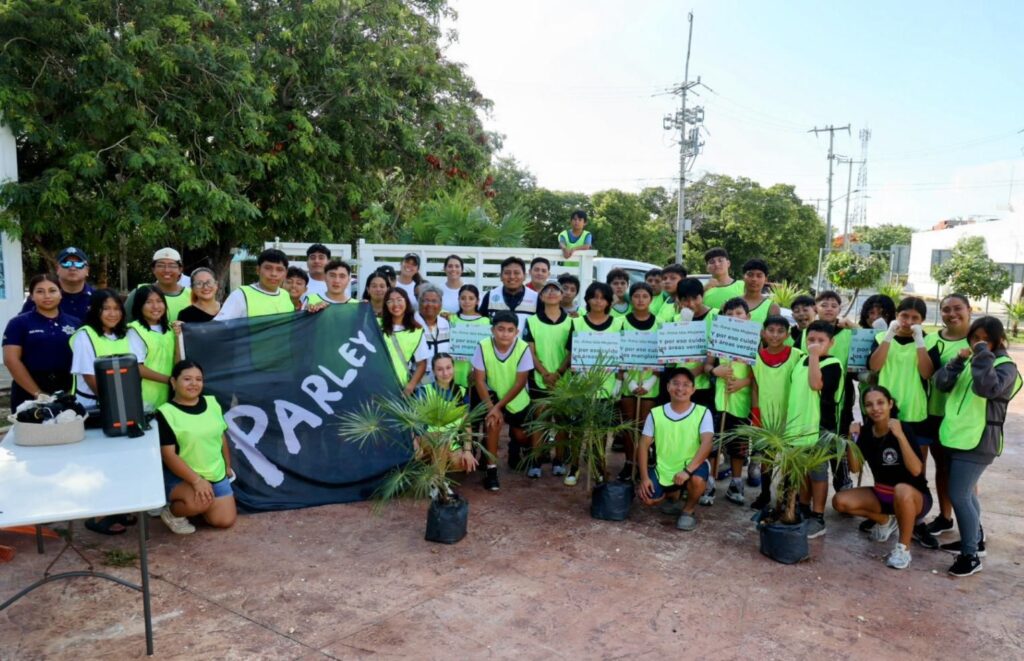 Juventudes isleñas suman voluntades en la segunda brigada“Yo amo Isla Mujeres”