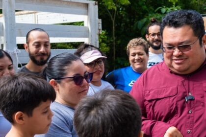 Chacón atiende solicitud ciudadana con jornada de limpieza en la colonia Félix González