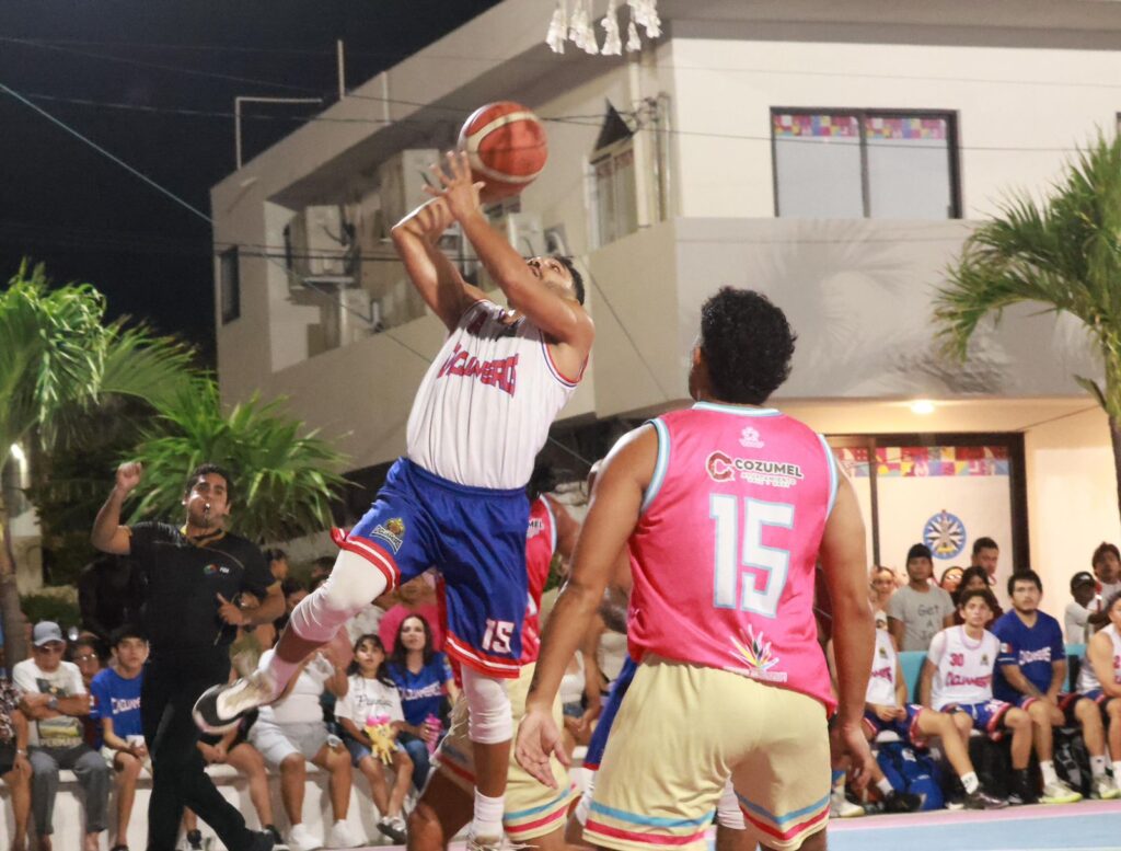 Atenea Gómez Ricalde celebra triunfo de los Caguameros y reafirma impulso al deporte en Isla Mujeres