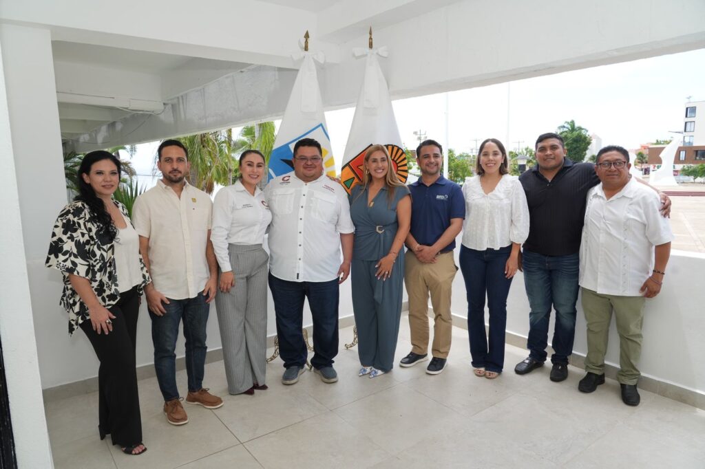 Cozumel impulsa la educación con titulación universitaria por experiencia laboral para mujeres y hombres de 25 años en adelante