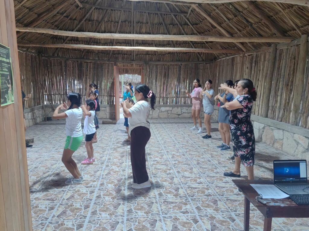 Cursos de verano continúan con éxito en Felipe Carrillo Puerto