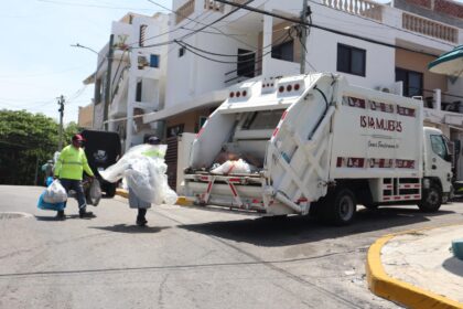 Gobierno Municipal fortalece servicio de recolección de basura en esta temporada vacacional de Verano