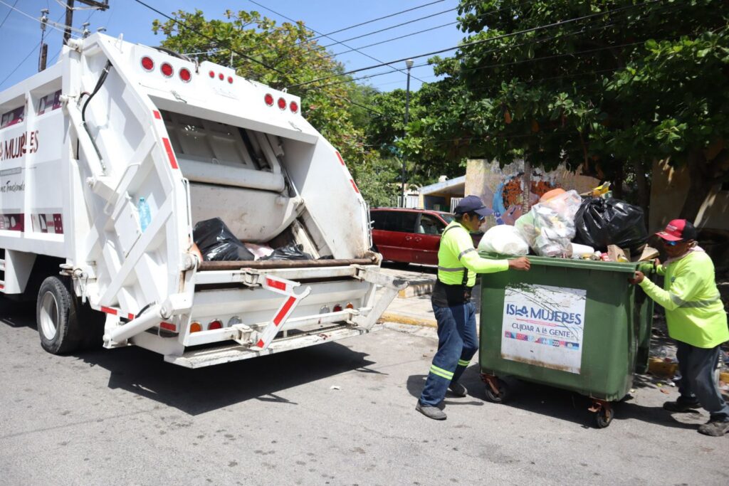 Gobierno Municipal fortalece servicio de recolección de basura en esta temporada vacacional de Verano