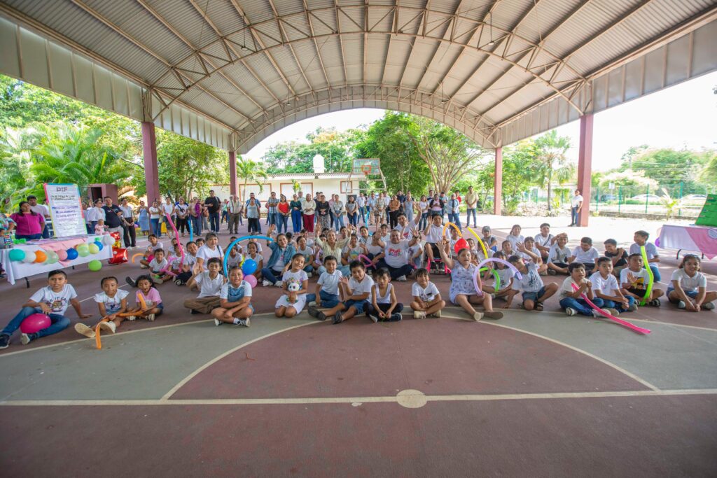 Mary Hernández activa curso de verano DIF 2025