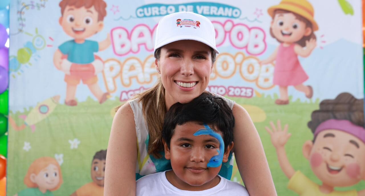Atenea Gómez Ricalde convive con niñas y niños del curso de verano “Baaxlo’ob Paalalo’ob”