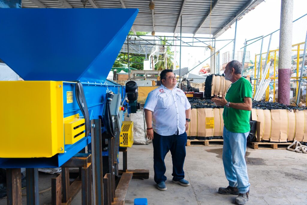 Recibe Cozumel nueva trituradora de vidrio; Chacón refuerza compromiso con el medio ambiente
