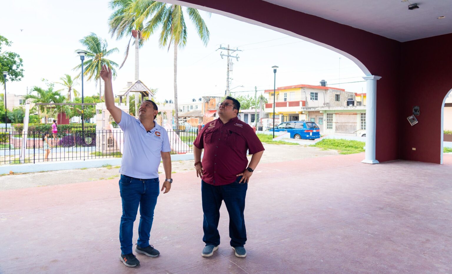 Chacón supervisa rehabilitación de parque de “La Golondrina”