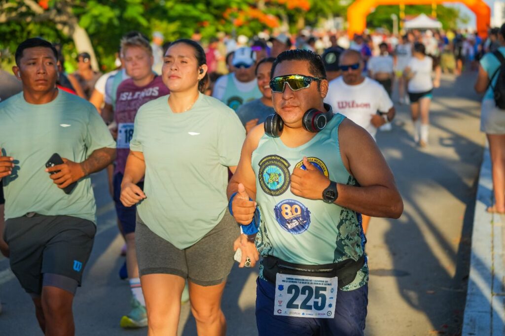 Exitosa Carrera Guarnición Militar y Escuadrón 201 promueve la seguridad, salud y unión familiar en Cozumel