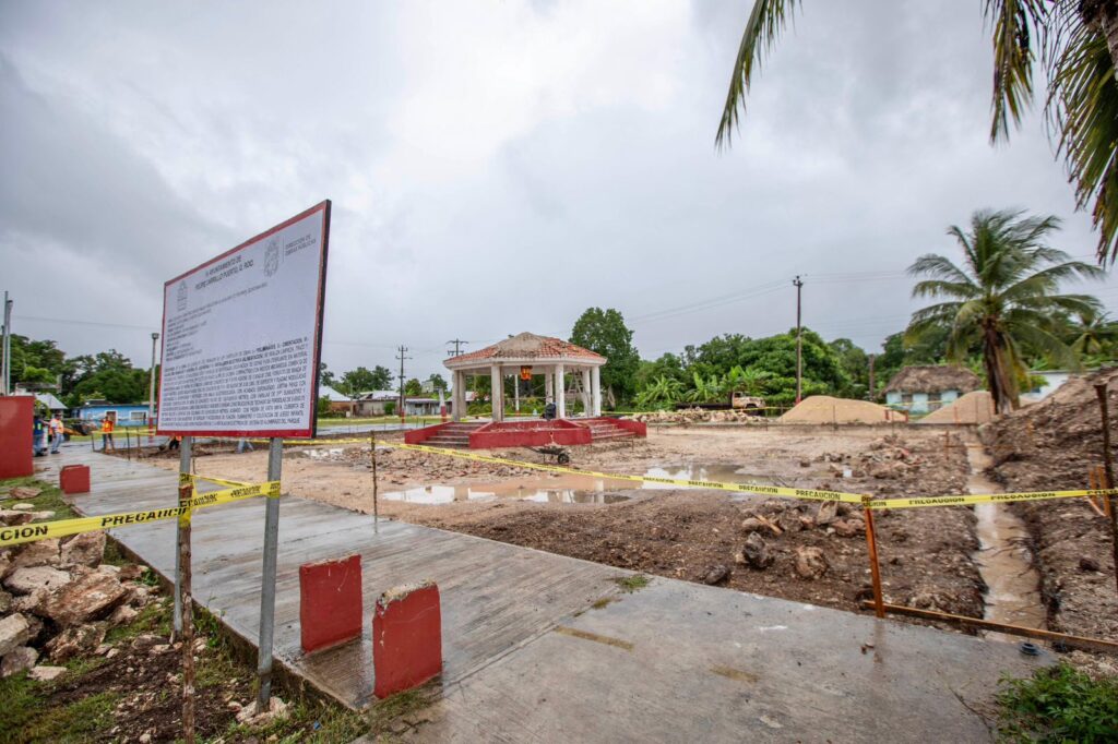 Mary Hernández activa trabajos de nuevo parque en Polinkín