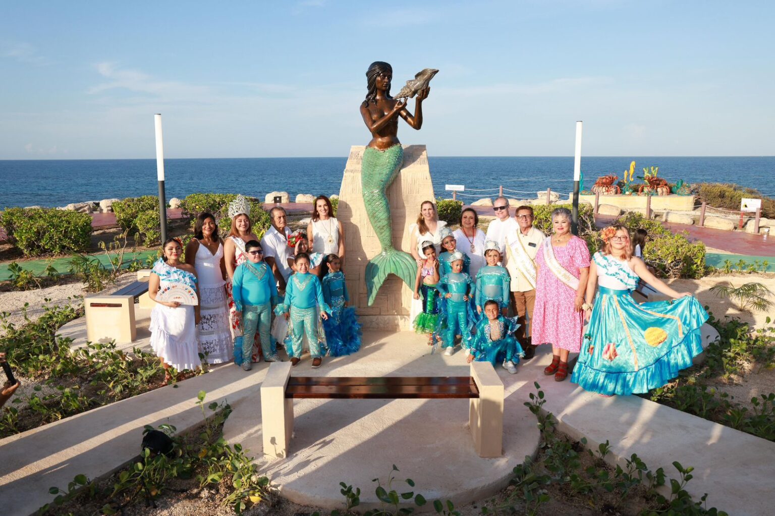 Isla Mujeres rinde homenaje a sus mujeres con la develación de la escultura “Mujer Isleña” en el Malecón Caribe