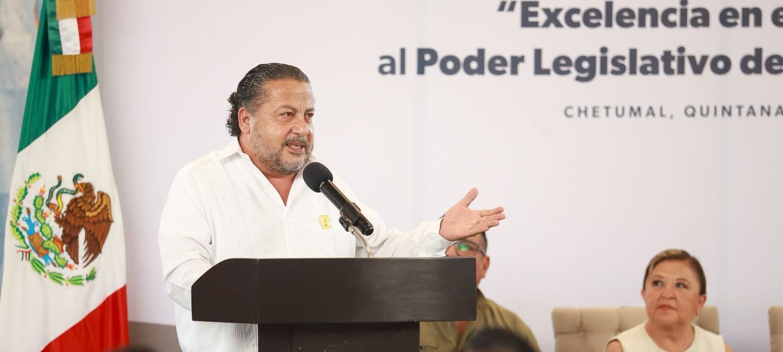 Recibe Congreso de la Justicia Social distintivo de excelencia en el servicio público
