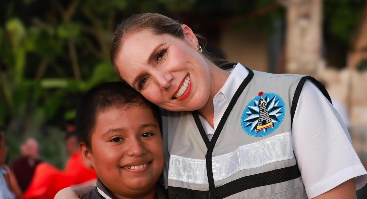 Atenea Gómez Ricalde inicia la obra de la nueva cancha de fútbol 7 en Ciudad Mujeres