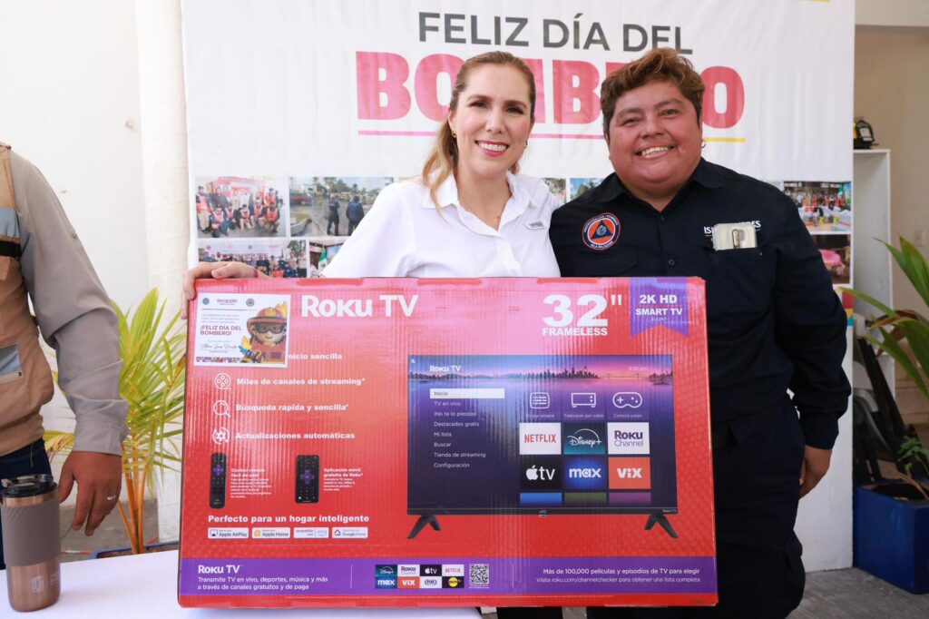 Atenea Gómez Ricalde reconoce invaluable labor del personal del H. Cuerpo de Bomberos