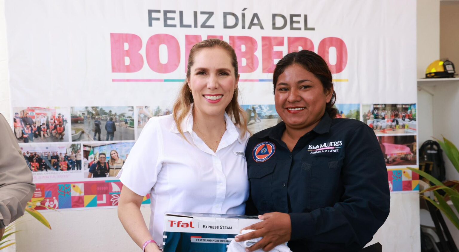 Atenea Gómez Ricalde reconoce invaluable labor del personal del H. Cuerpo de Bomberos