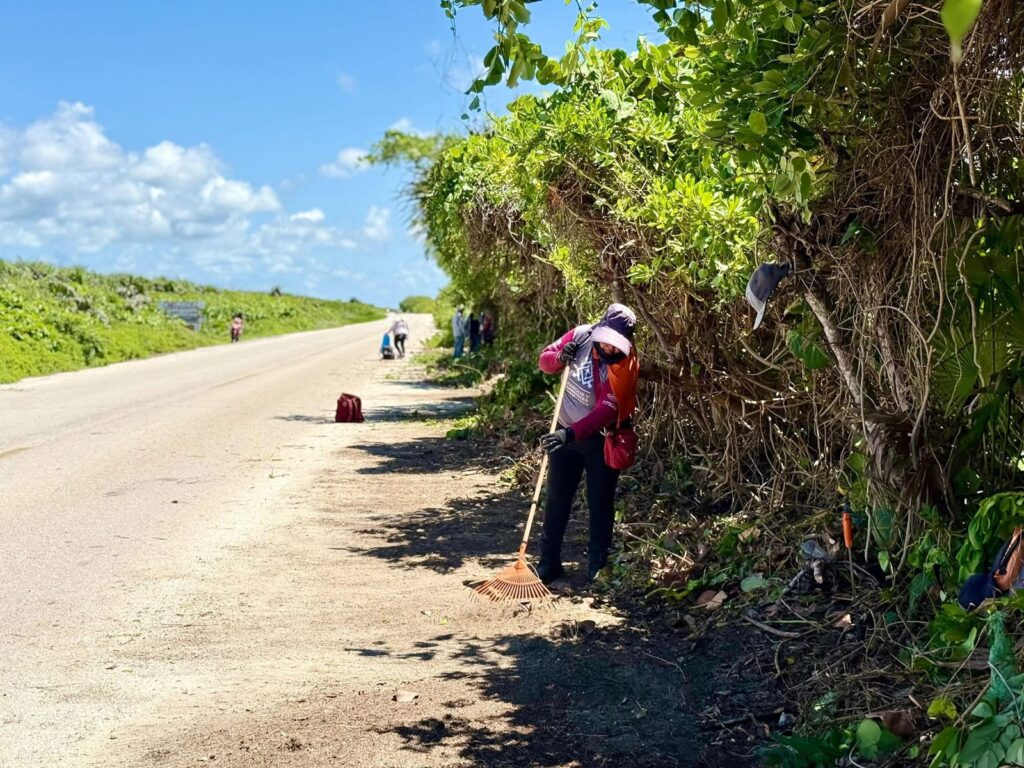 Cozumel se prepara para recibir eventos deportivos internacionales con trabajos de poda y mantenimiento vial