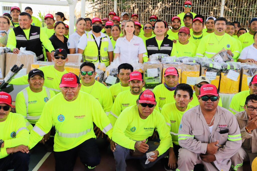 Atenea Gómez Ricalde fortalece a las áreas operativas de Isla Mujeres con entrega de equipo y herramientas