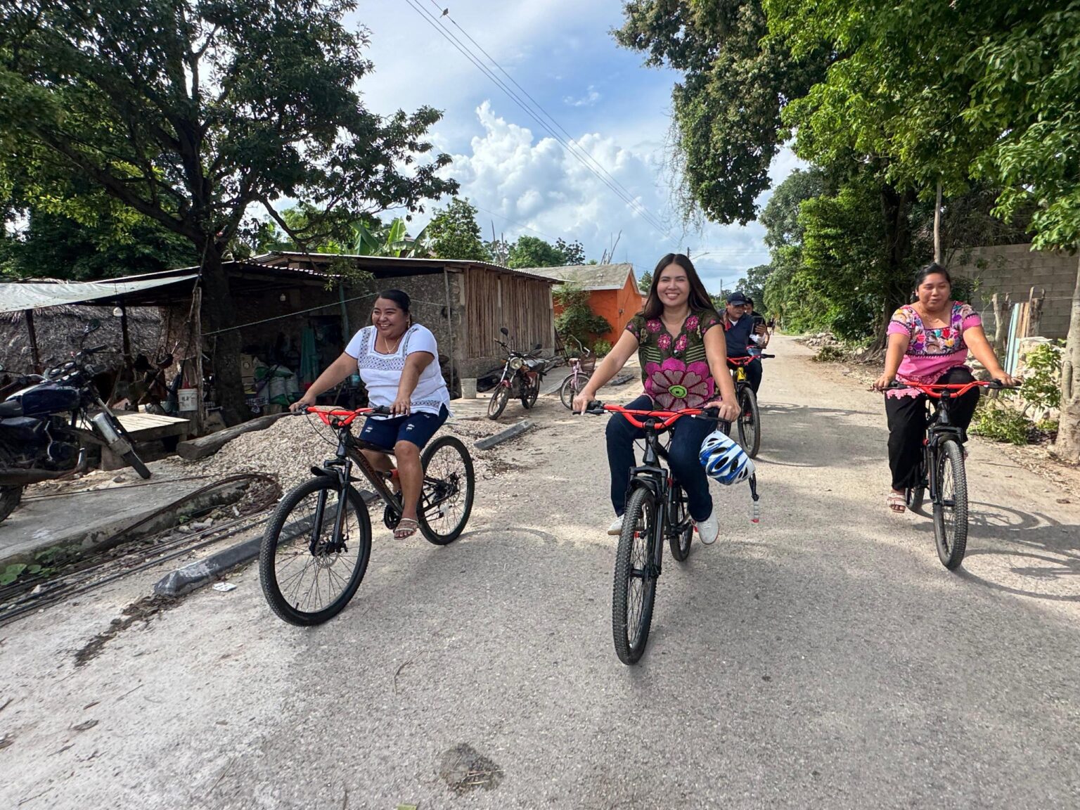 Maya Ka’an: Bordados, relatos y sabores que tejen identidad en el corazón de la zona maya: Anahí González