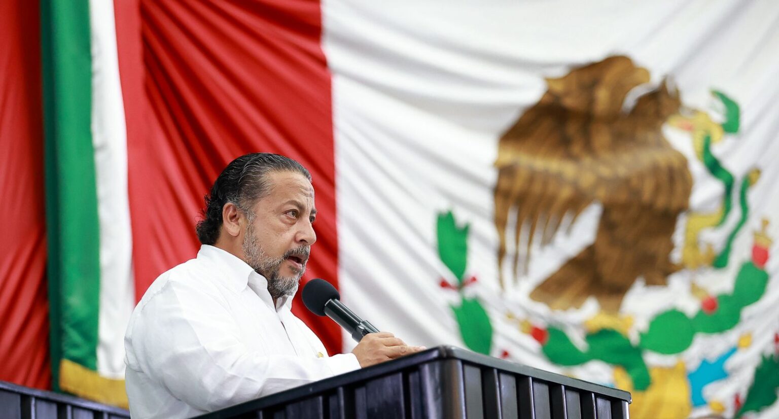 Rinden protesta las mujeres y hombres que integrarán el nuevo Poder Judicial