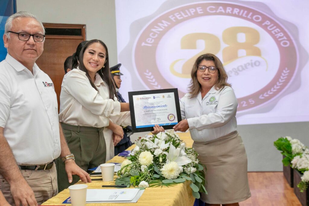 Mary Hernández atestigua inicio de ciclo escolar y aniversario del TEC Felipe Carrillo Puerto