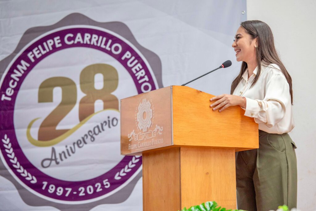 Mary Hernández atestigua inicio de ciclo escolar y aniversario del TEC Felipe Carrillo Puerto