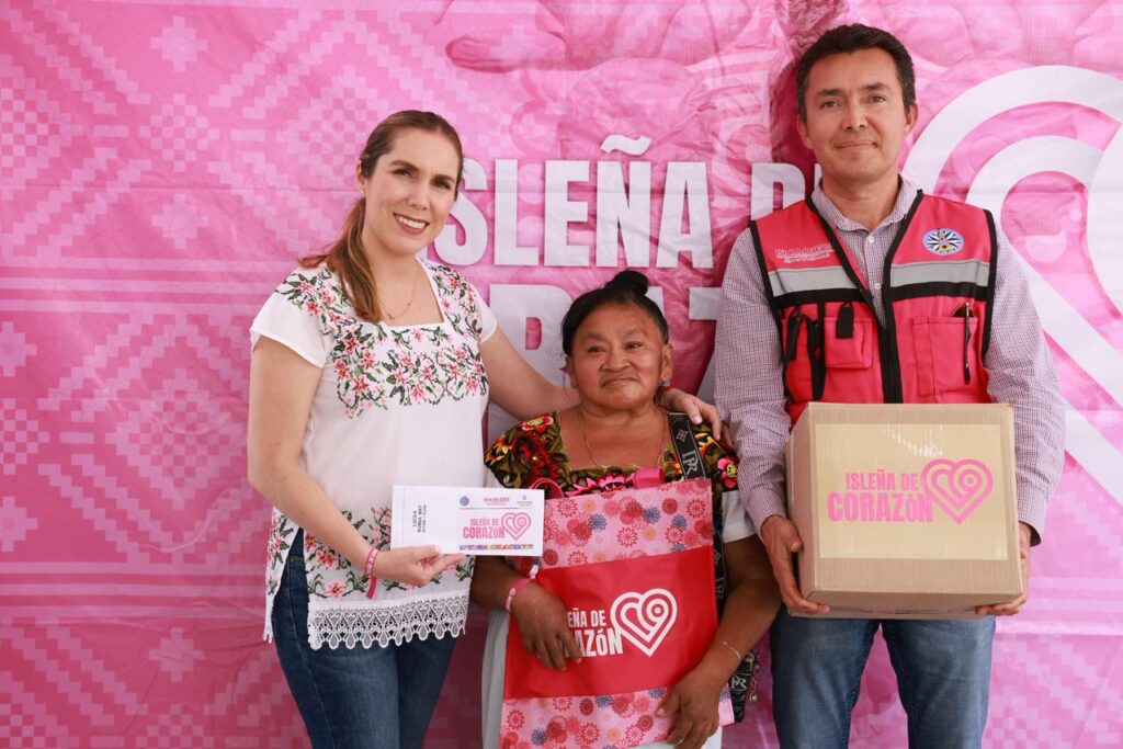 Atenea Gómez Ricalde presenta avances del Primer Informe de Resultados en programas sociales de Isla Mujeres