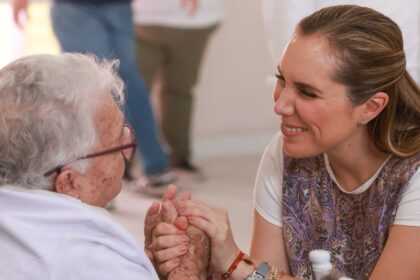 Atenea Gómez Ricalde destaca avances históricos en la atención a los adultos mayores a través del DIF Isla Mujeres