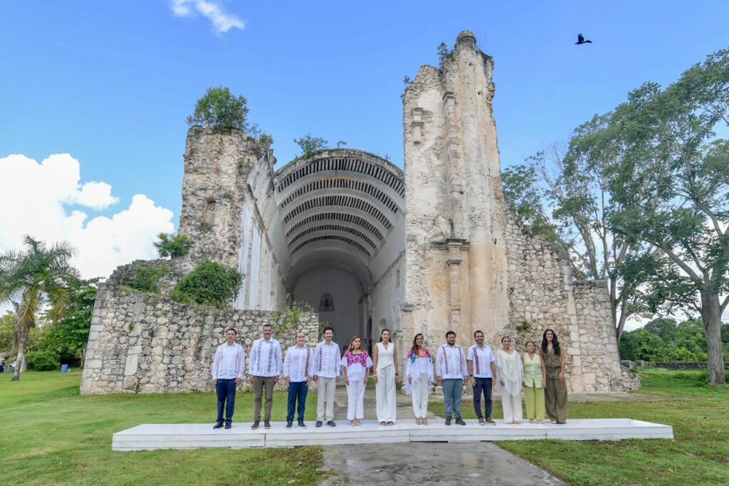 Mary Hernández atestigua la presentación del catálogo de experiencias turísticas MUNDO MAYA - MÉXICO