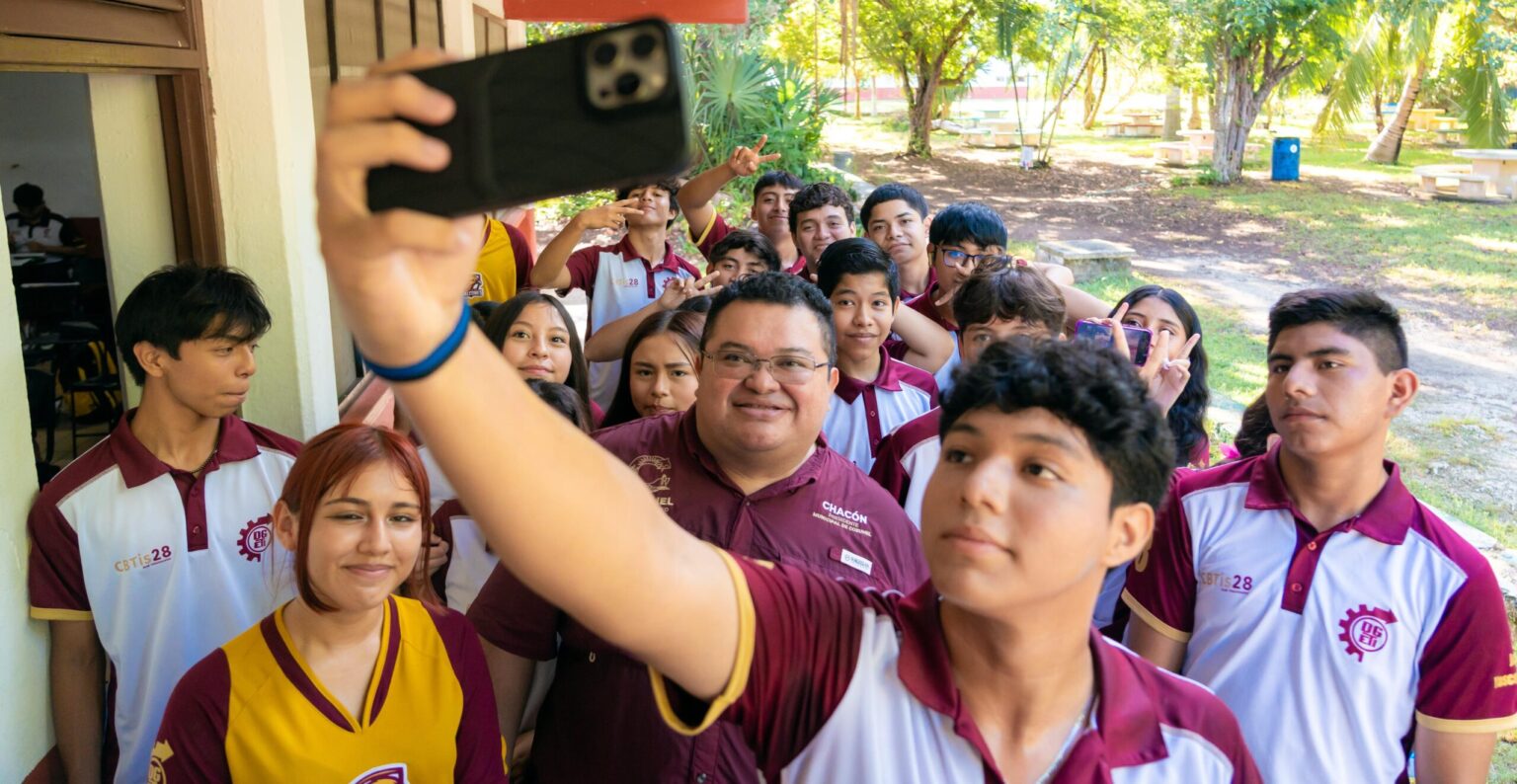 Con inversión histórica, Chacón cumple con instalación de aires acondicionados en todas las secundarias y preparatorias