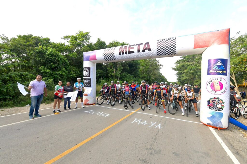 Mary Hernández encabeza carrera ciclistas con motivo de fiestas patrias
