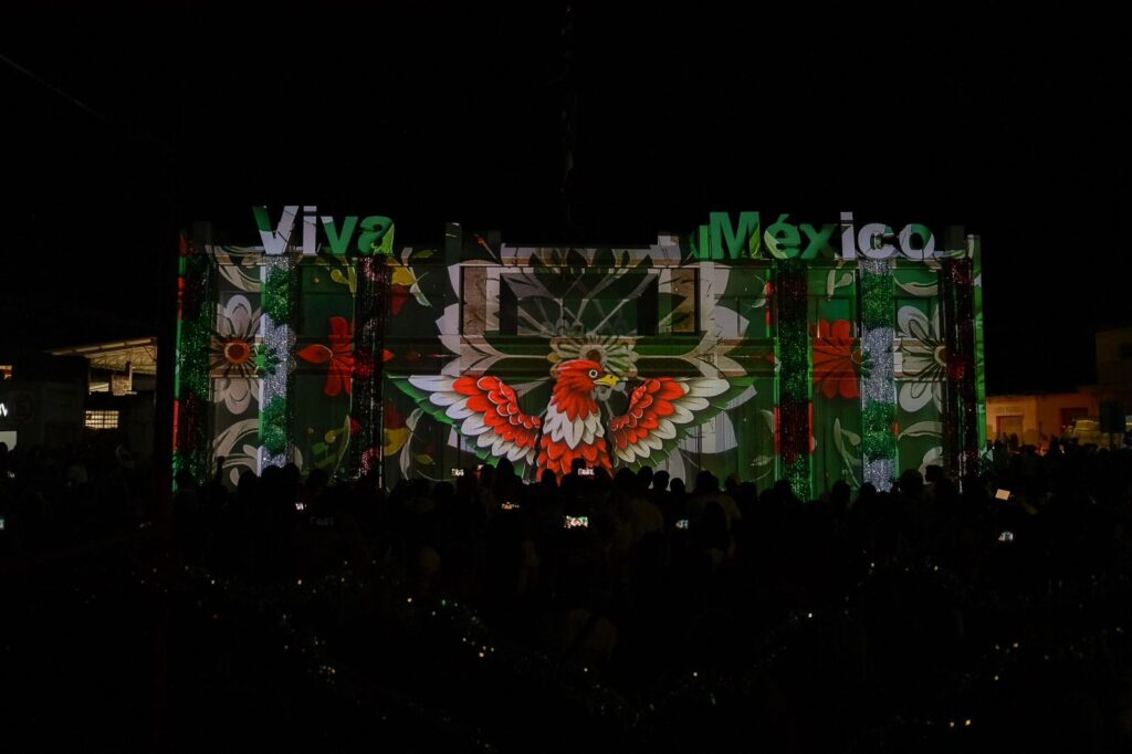 Junto al pueblo: Mary Hernández encabeza ceremonia del Grito de la Independencia de México