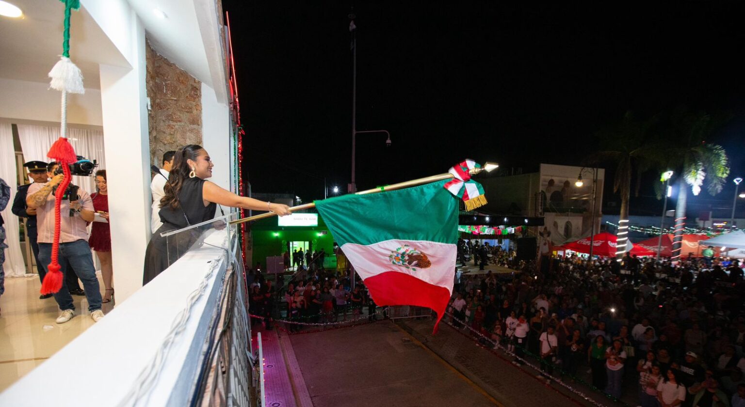 Junto al pueblo: Mary Hernández encabeza ceremonia del Grito de la Independencia de México