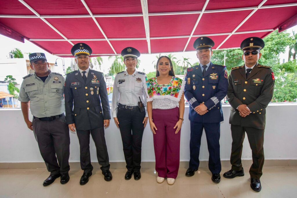 Con fervor patrio: Más de 3,500 desfilan en Felipe Carrillo Puerto