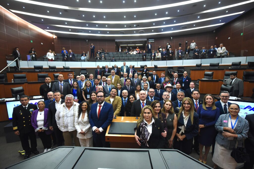 En un hecho histórico, el Senado de la República abre sus puertas a las y los agentes aduanales: Anahí González