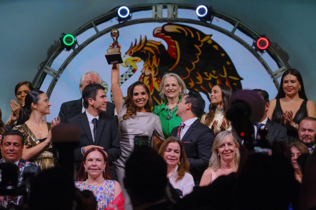 Quintana Roo brilla en los World Travel Awards y presume al menos 25 galardones obtenidos en esta gala: Mara Lezama