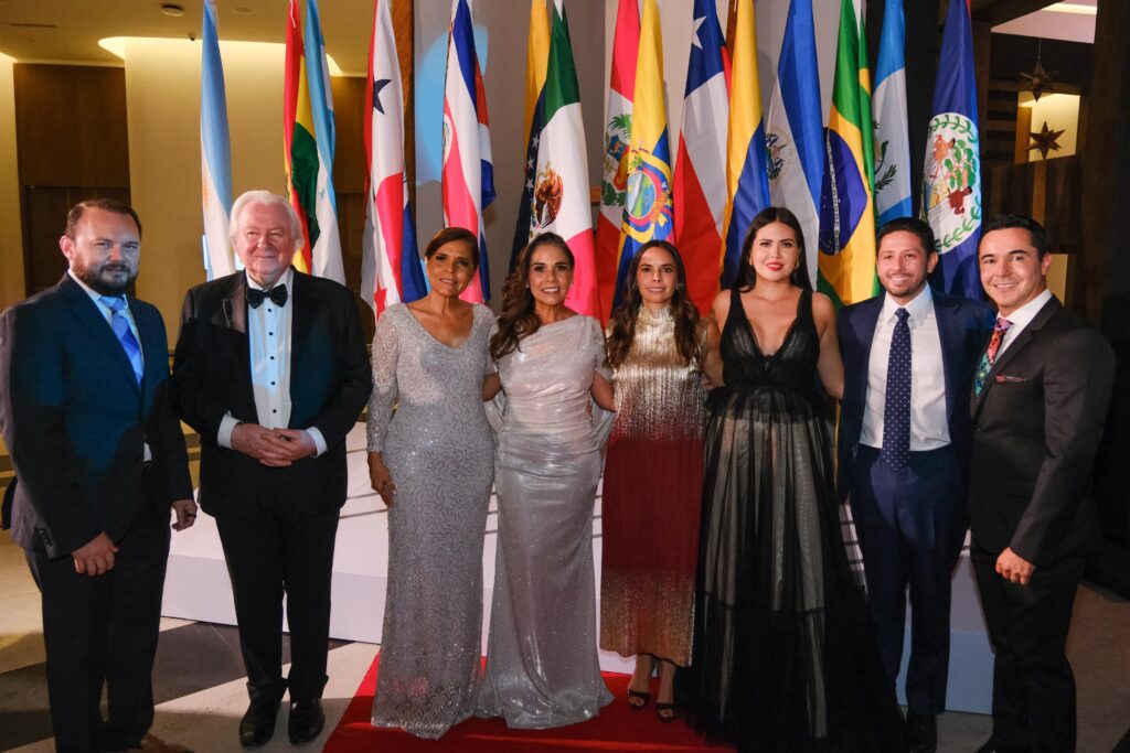 Quintana Roo brilla en los World Travel Awards y presume al menos 25 galardones obtenidos en esta gala: Mara Lezama
